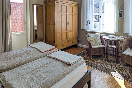 Großes Doppelzimmer mit WC und Balkon 1