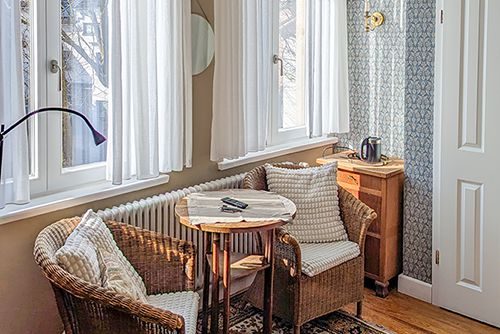 Großes Doppelzimmer mit WC und Balkon 1